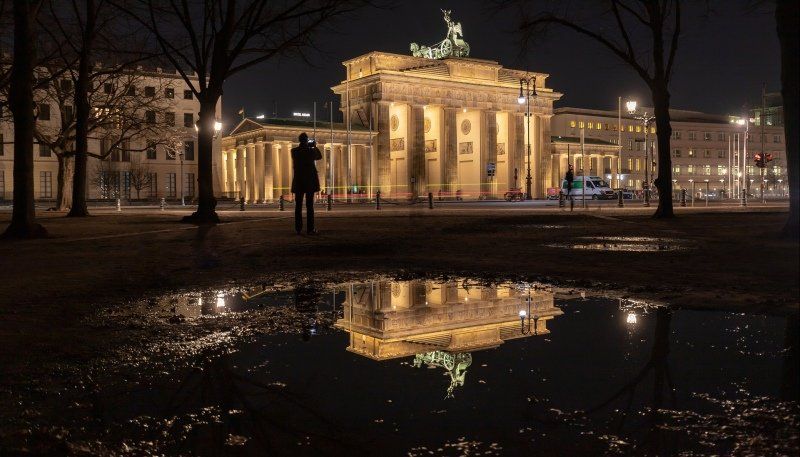 Investment chaos in Germany. Industry is laying people off, but foreign capital wants to move in more aggressively
