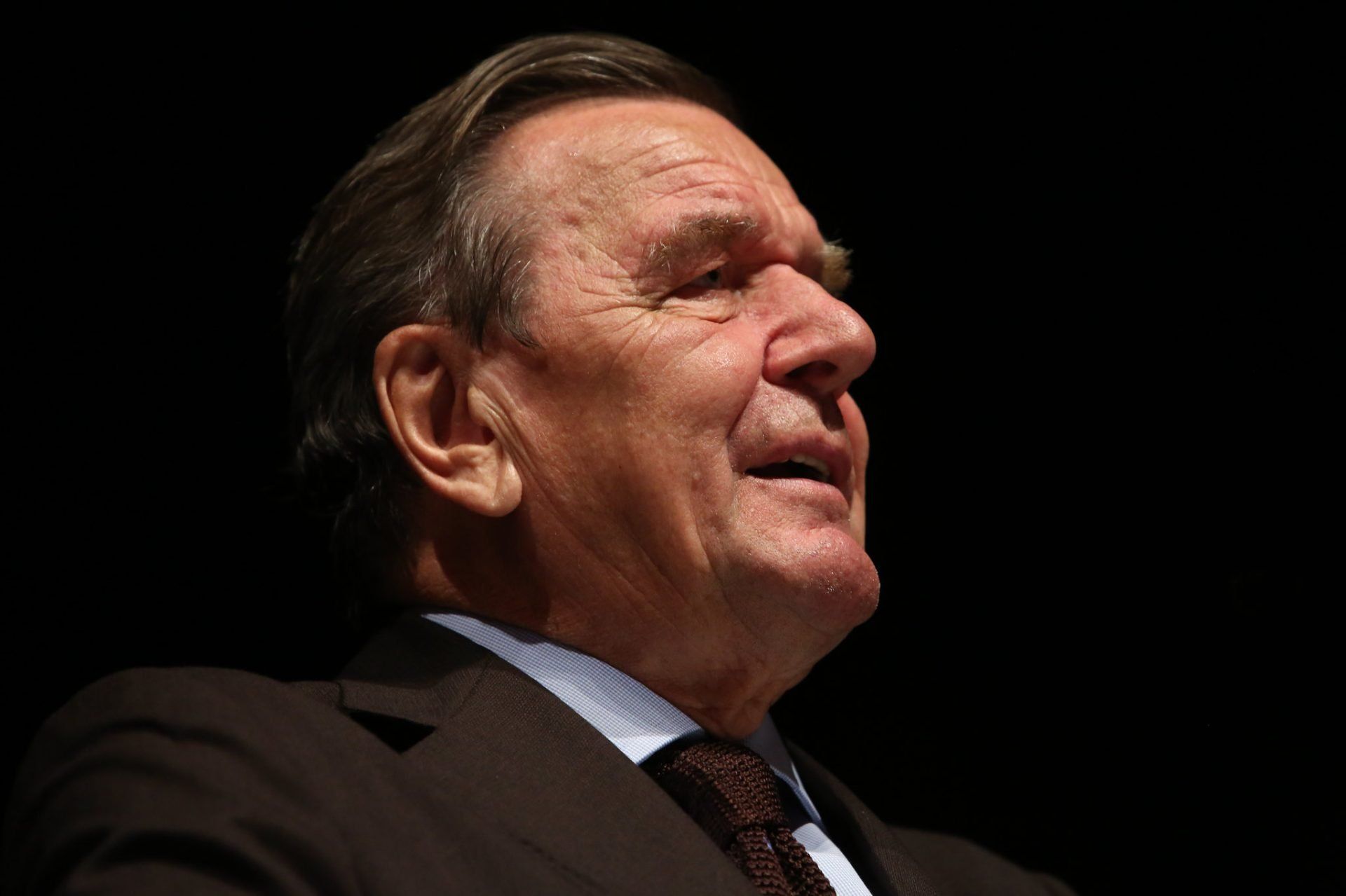 Schröder caught in Moscow. German business returns to the game with Putin